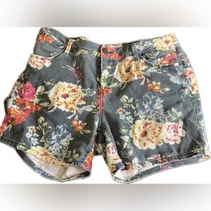 Cute Floral High-Waist Mom Shorts